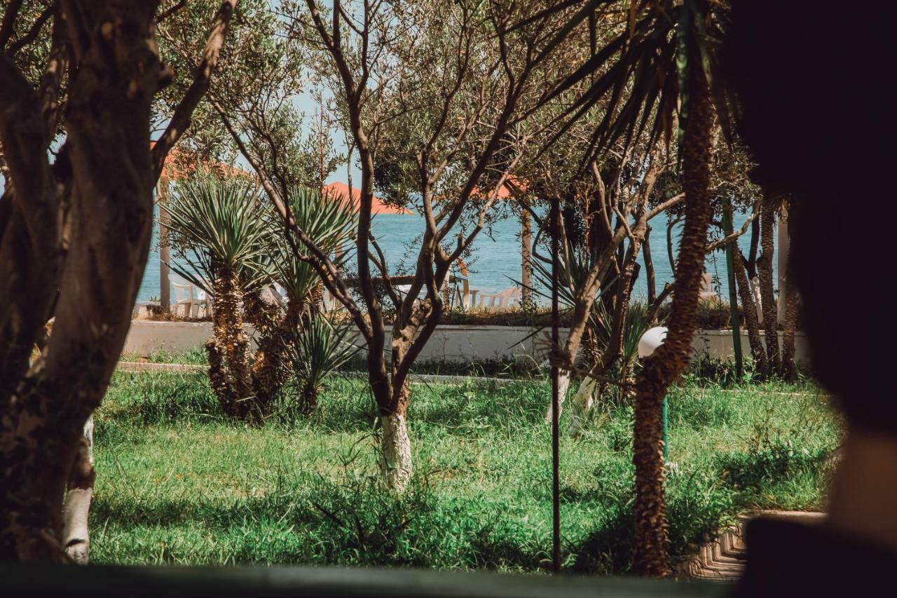Mavi Dalga Beach Hotel Lokbatan Экстерьер фото
