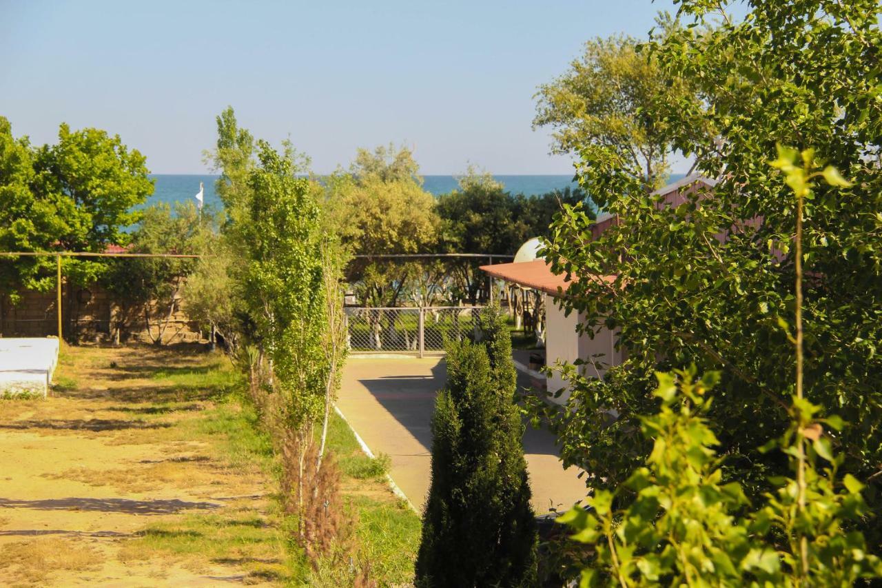 Mavi Dalga Beach Hotel Lokbatan Экстерьер фото